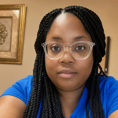 Headshot of LaTonya Thomas, LCSW