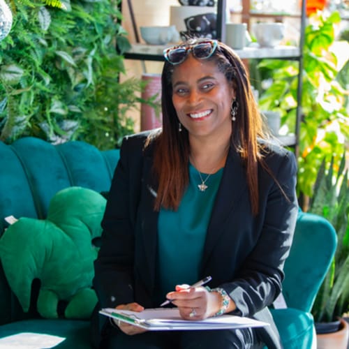 Headshot of Denise Hunter-Mitchell, LSCSW