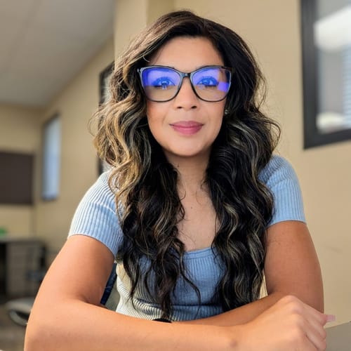Headshot of Briseida Estrada, LCSW