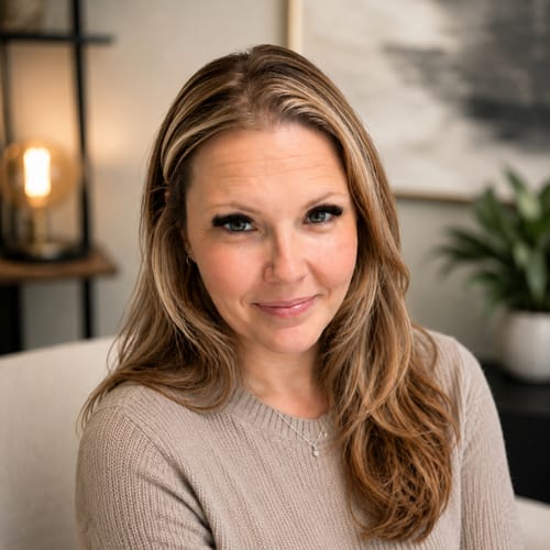 Headshot of Karen Bagley, MFT