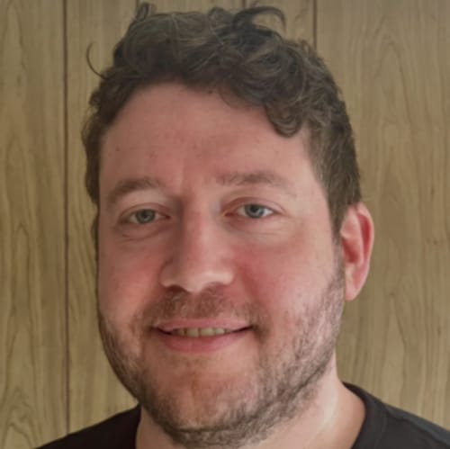 Headshot of Elliot Rosenbaum, LCSW
