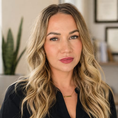 Headshot of Traci Newland, LCSW