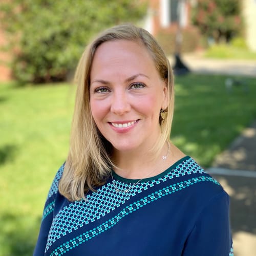 Headshot of Kirsten Dillon, LICENSED_PSYCHOLOGIST
