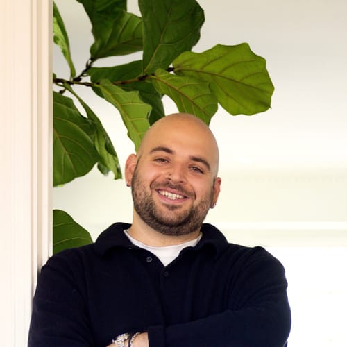 Headshot of Alek Koundakjian, LMFT