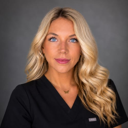 Headshot of Lindsey Davis, APRN_CNP