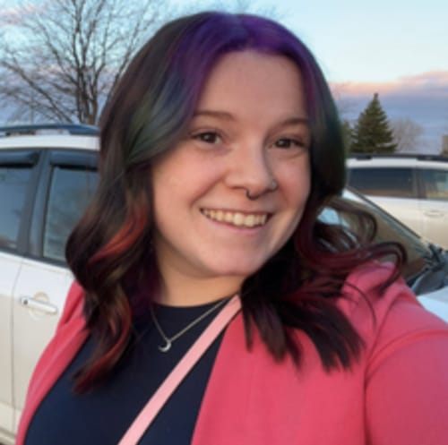 Headshot of Jade Noah, LPCC