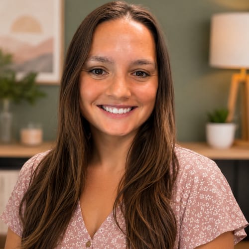 Headshot of Oksana Johnson, LPCMH