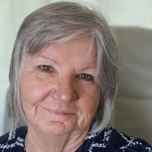 Headshot of Elizabeth Holt, LPC