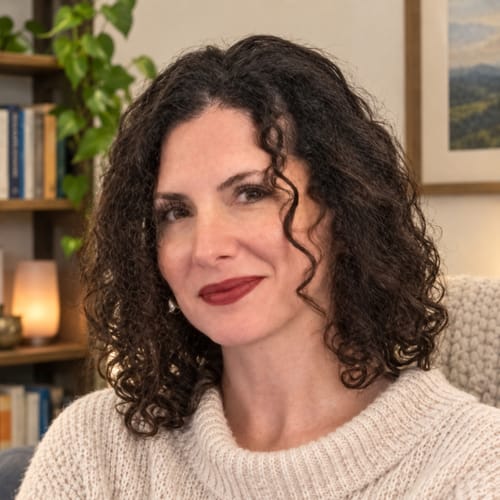 Headshot of Susan Browarsky, LMHC