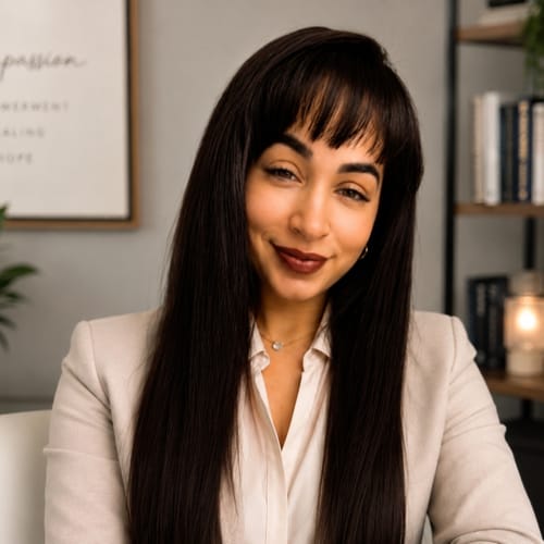 Headshot of Estelis Caraballo, LCSW