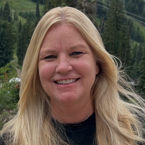 Headshot of Colleen Allie, LCSW