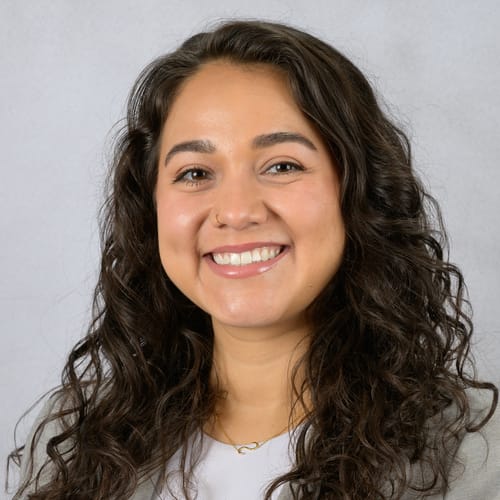 Headshot of Sara Quinones, NP