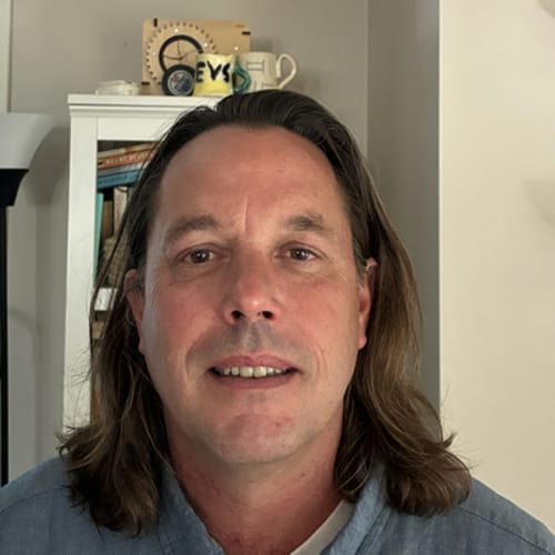 Headshot of Kurt Zellen, LICSW