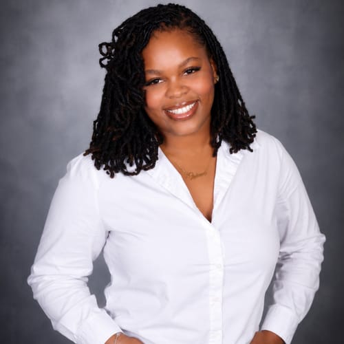 Headshot of Jada Smith, LCSW