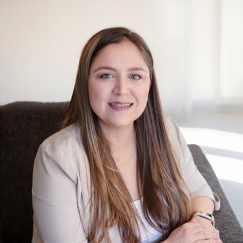 Headshot of Cassandra Salinas, LMFT