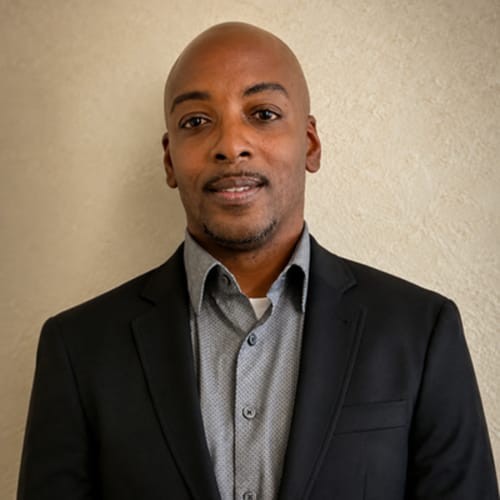 Headshot of Arsenno Williams, LCSW