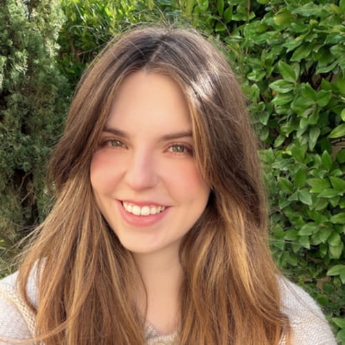 Headshot of Olivia De Pauw, LMFT