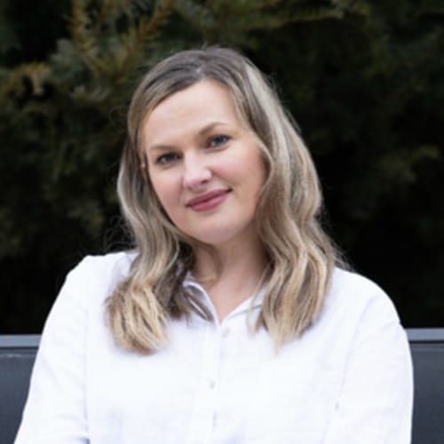 Headshot of Charity Everett, LPC