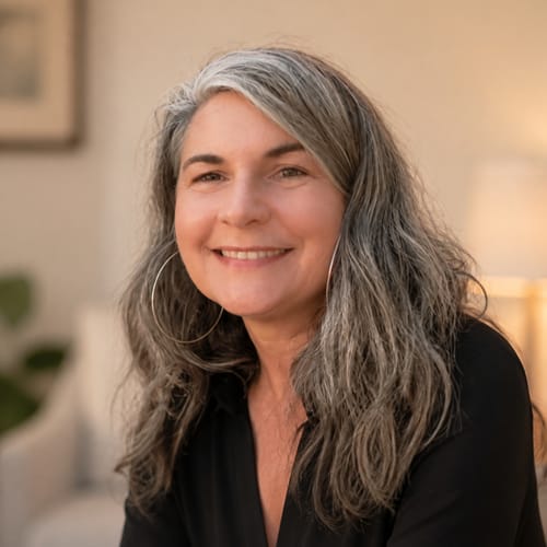 Headshot of Justine Muyu, LCPC