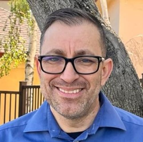 Headshot of Matthew Serna, LMFT