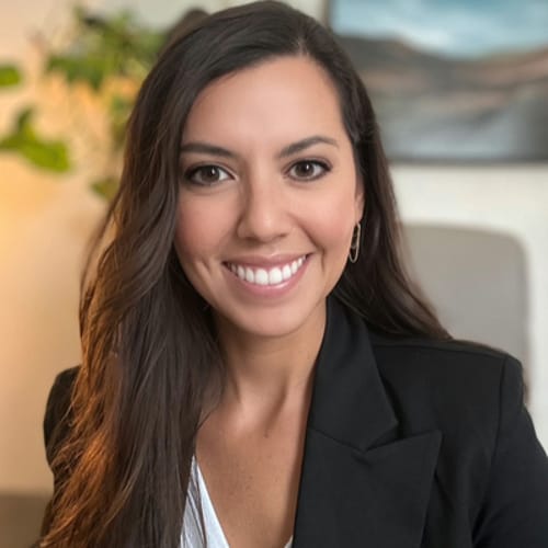 Headshot of Lauren Dentler, LCSW