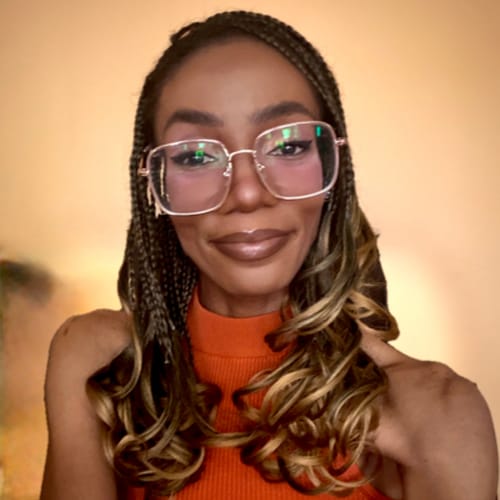 Headshot of Omolola (Lola) Ogunjobi, LICSW