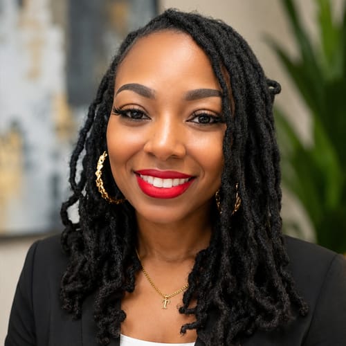 Headshot of Latosha Carter, LCSW