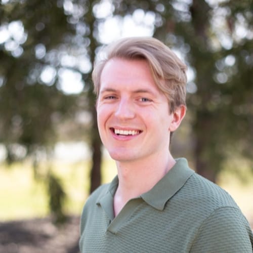 Headshot of Dai Grose, LCSW
