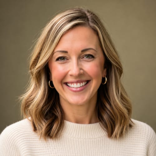 Headshot of Rachel Colavito, LMFT