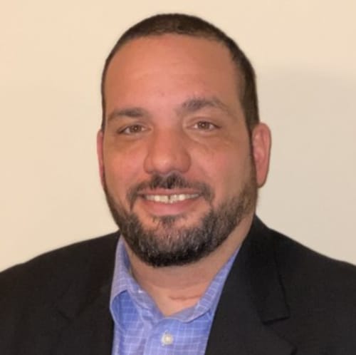 Headshot of Raymond Navarro, LMHC