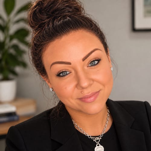 Headshot of Julianne Kivlin, LCSW