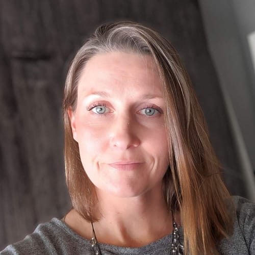 Headshot of Jennifer Hooks, LPC