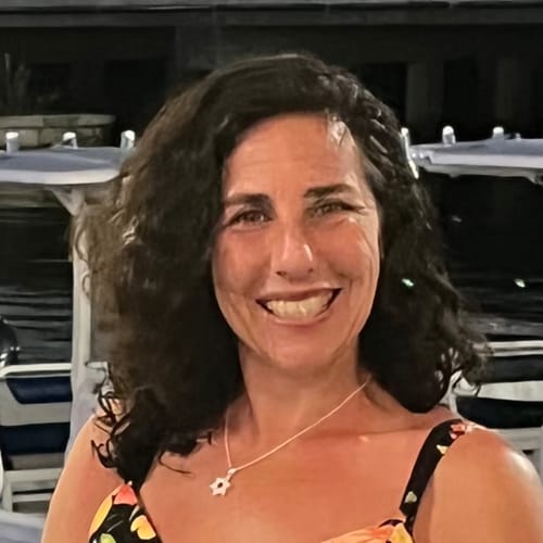 Headshot of Elyse Daignault, LCSW