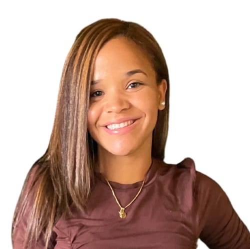 Headshot of Anaurys De Leon, LCSW