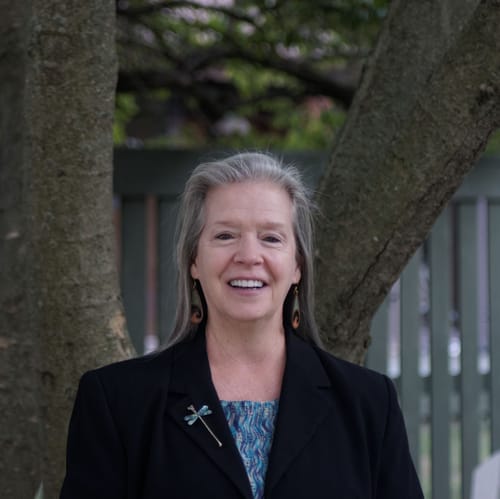 Headshot of Shari Coveney, LICSW