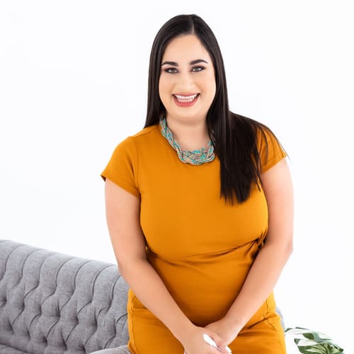 Headshot of Annia Palacios, LPC
