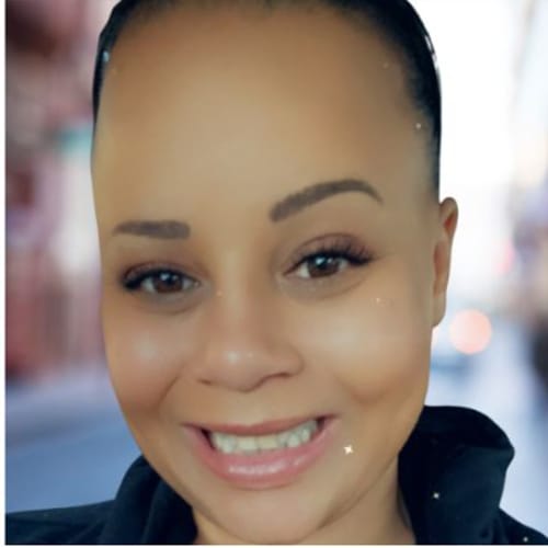Headshot of Elaine Santos, LICSW