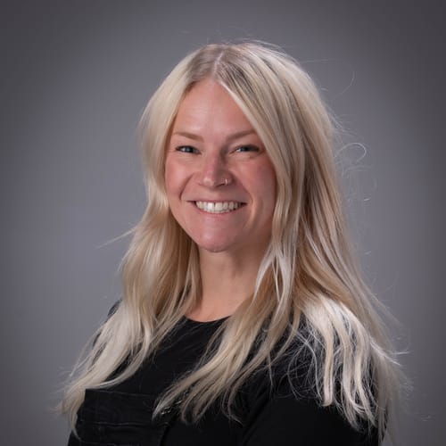 Headshot of Lauren Kolsum, LPC
