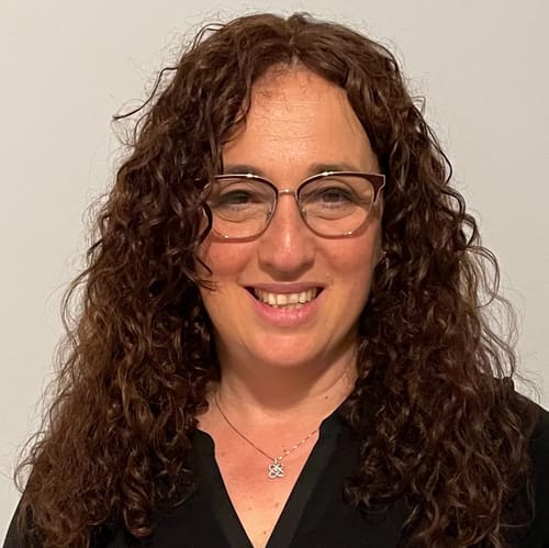 Headshot of Mariela Gutterman, LMHC