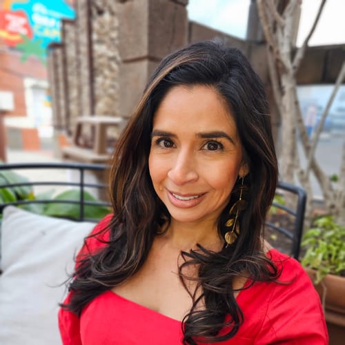 Headshot of Franscina Vela, LPC