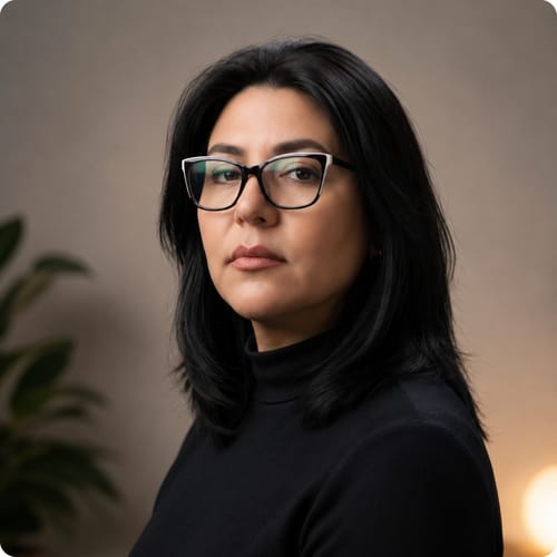 Headshot of Viviana Urgiles, LCSW