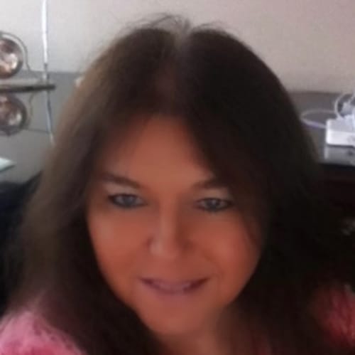 Headshot of Lisa Holder, LPC