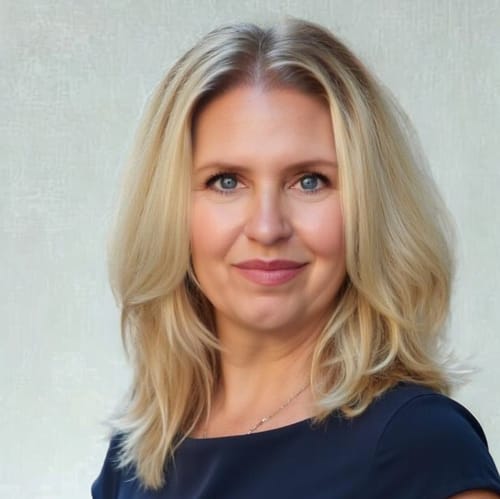 Headshot of Denayer Mueller, APRN_CNP