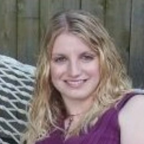 Headshot of Nicole Scott, LCSW
