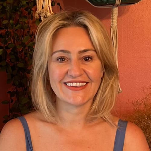 Headshot of Ivana Aylwin, LMHC