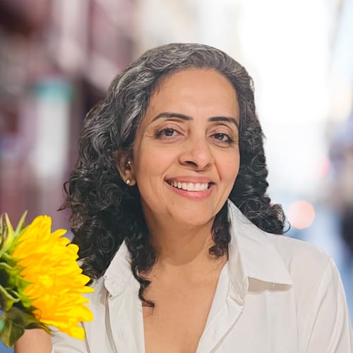 Headshot of Rakhi Shingala, LCPC