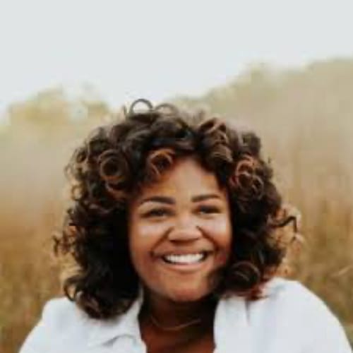 Headshot of Sharifa Ahrendsen, LCSW