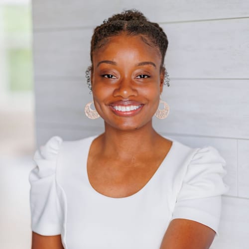 Headshot of Krishawnda Scott, NP