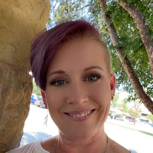 Headshot of Shele Lillis, LPC