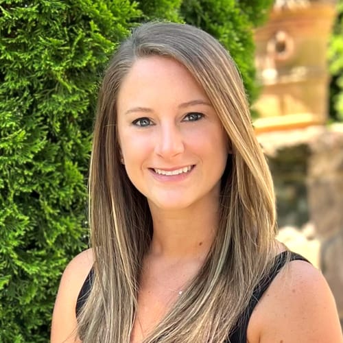 Headshot of Holly Jones, LPC